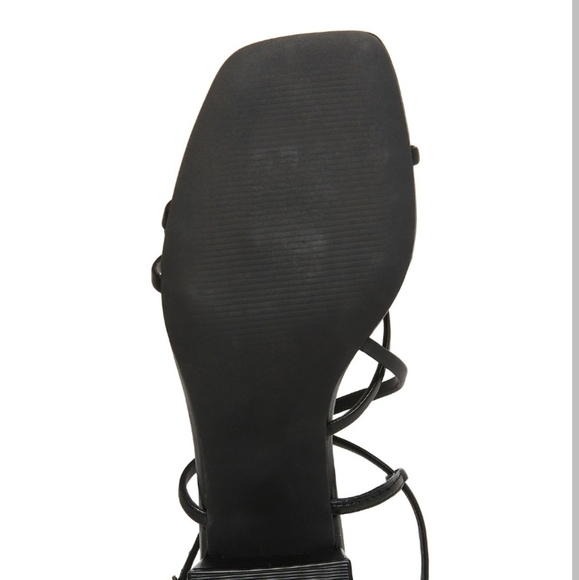 Steve Madden Involved Barely-There Sandals Black -6 - Picture 5 of 8